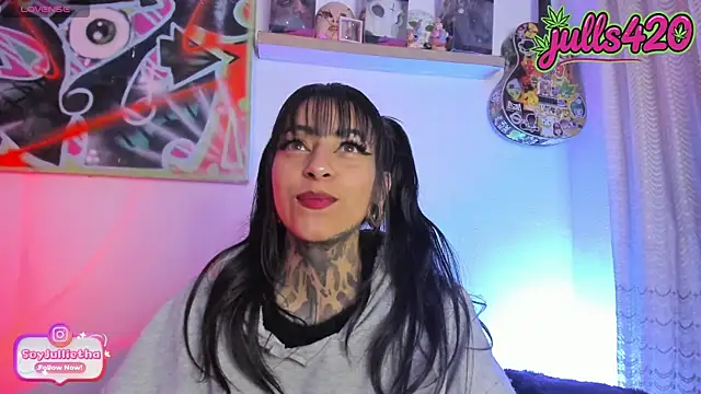 Snapshot of Julls420_ chatting on 30, 7, 2026 Julls420 online show from 30, 7, 2026