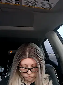 Snapshot of SpiderRose chatting on 7, 5, 2026 SpiderRose online show from 7, 5, 2026