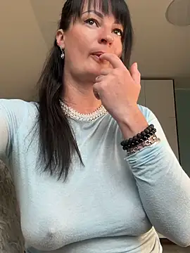 CherryCherry03 online show from 20, 4, 2026