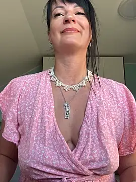 CherryCherry03 online show from 21, 4, 2026