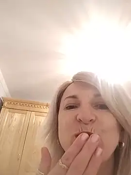 AhlyssaLove1155 online show from 18, 5, 2026