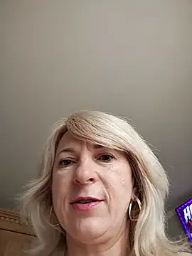 Snapshot of AhlyssaLove1155 chatting on 19, 7, 2026 AhlyssaLove1155 online show from 19, 7, 2026