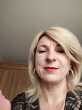 Snapshot of AhlyssaLove1155 chatting on 4, 7, 2026 AhlyssaLove1155 online show from 4, 7, 2026