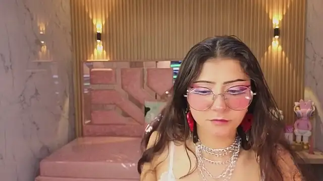 miss devil s online show from 19, 2, 2026