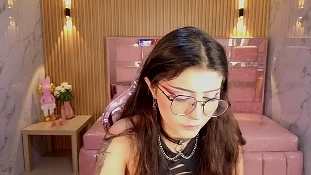 miss devil s online show from 8, 1, 2026