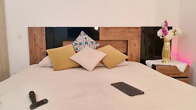 LucyHanks online show from 13, 4, 2026