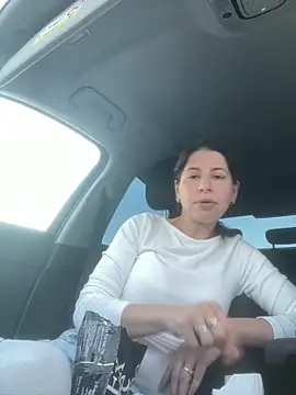 coupledeea online show from 5, 4, 2026