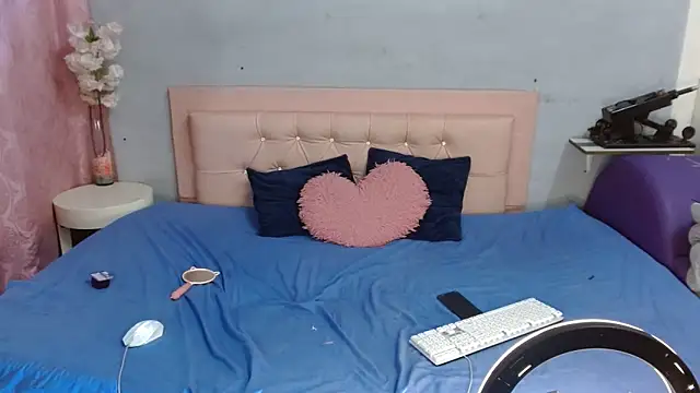 Sara jhons21 online show from 4, 3, 2026