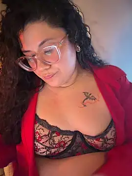 Snapshot of VanesssaMilf_ chatting on 5, 7, 2026 VanesssaMilf online show from 5, 7, 2026