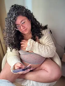 Snapshot of VanesssaMilf_ chatting on 17, 6, 2026 VanesssaMilf online show from 17, 6, 2026