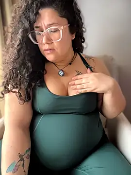 VanesssaMilf  online show from 10, 4, 2026