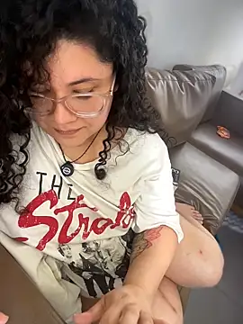 VanesssaMilf  online show from 22, 4, 2026