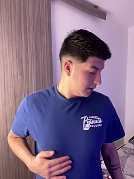 Snapshot of Goldenknight33 chatting on 20, 12, 2025 Goldenknight33 online show from 20, 12, 2025