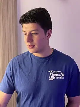 Snapshot of Goldenknight33 chatting on 9, 1, 2026 Goldenknight33 online show from 9, 1, 2026