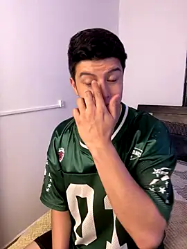 Snapshot of Goldenknight33 chatting on 14, 12, 2025 Goldenknight33 online show from 14, 12, 2025