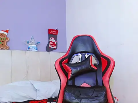 mia collin  online show from 17, 12, 2025