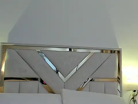 NaomiClay online show from 7, 1, 2026