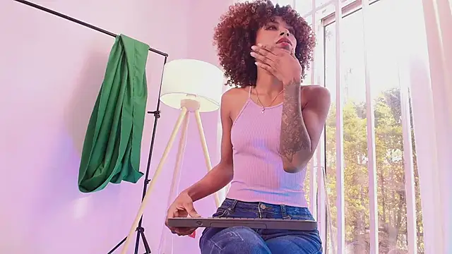 NaomiClay online show from 19, 3, 2026