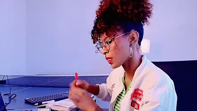 Snapshot of NaomiClay chatting on 9, 5, 2026 NaomiClay online show from 9, 5, 2026