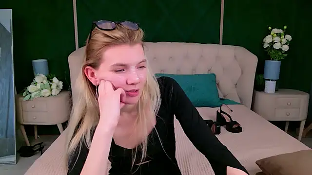 Snapshot of Vivien_Hans chatting on 4, 5, 2026 Vivien Hans online show from 4, 5, 2026