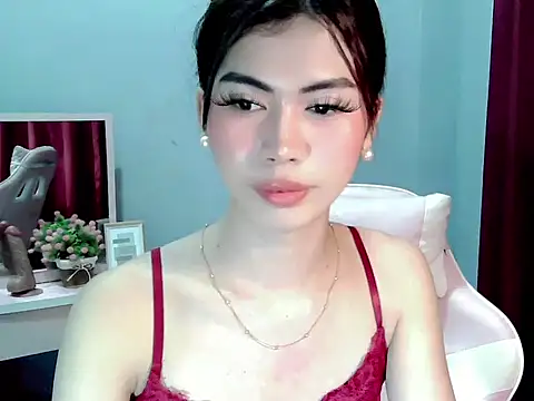 Ur hottestdella online show from 3, 2, 2026