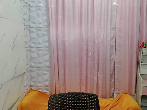 Ur hottestdella online show from 18, 12, 2025