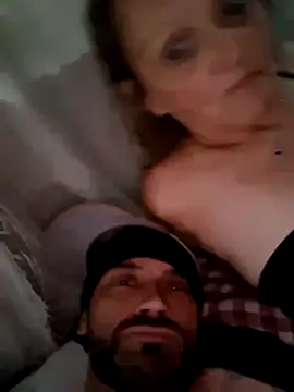 badgirlandjunior69 online show from 28, 4, 2026