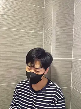 kimze7 online show from 12, 4, 2026