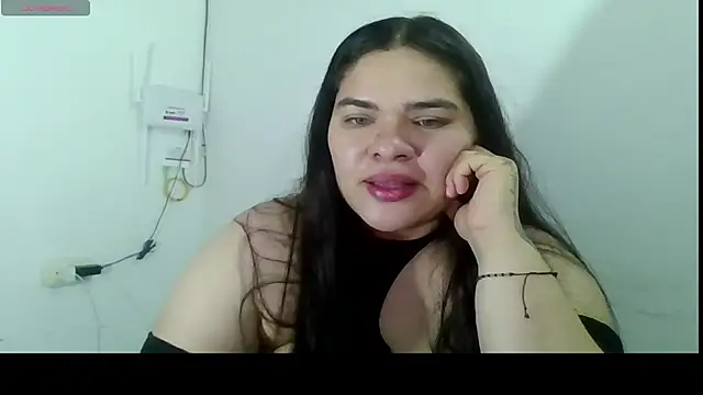 Snapshot of NinaFuentes2X chatting on 16, 5, 2026 NinaFuentes2X online show from 16, 5, 2026