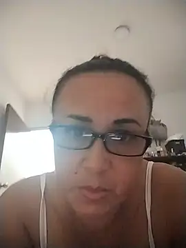Nini Love  online show from 13, 7, 2026