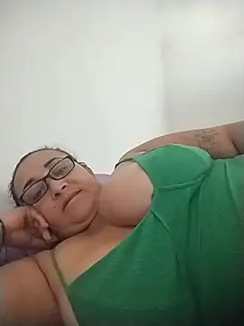 Nini Love  online show from 8, 7, 2026