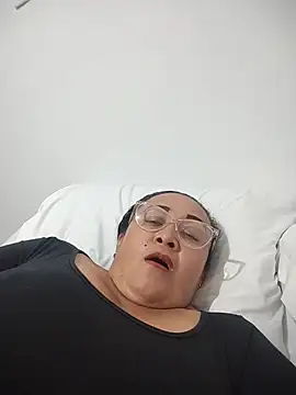 Nini Love  online show from 6, 2, 2026