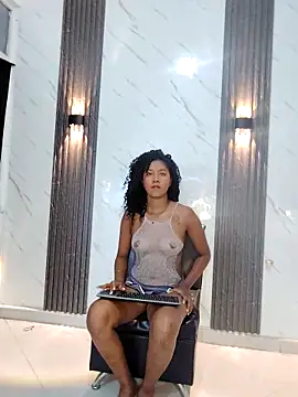 Snapshot of CaramelDesire chatting on 4, 5, 2026 CaramelDesire online show from 4, 5, 2026