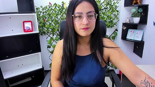 sophi hardd  online show from 27, 2, 2026