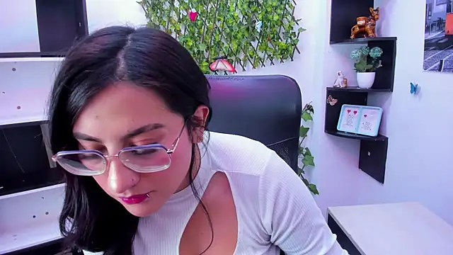 sophi hardd  online show from 21, 2, 2026