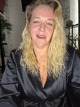 JenniferCarmen online show from 12, 7, 2026