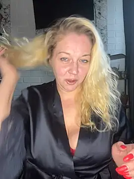 JenniferCarmen online show from 10, 5, 2026