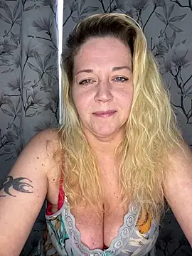 JenniferCarmen online show from 19, 4, 2026