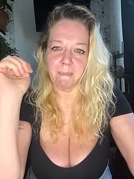 JenniferCarmen online show from 24, 5, 2026
