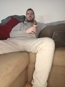 cheekycherryx online show from 22, 12, 2025