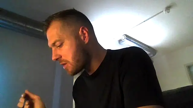 cheekycherryx online show from 27, 2, 2026