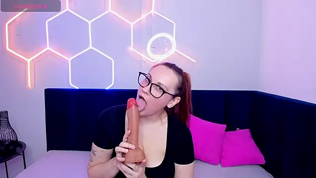 Snapshot of LisaAmoree chatting on 20, 12, 2025 LisaAmoree online show from 20, 12, 2025