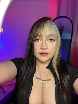 Daniela ruizz online show from 24, 4, 2026