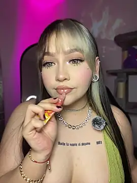 Daniela ruizz online show from 16, 4, 2026