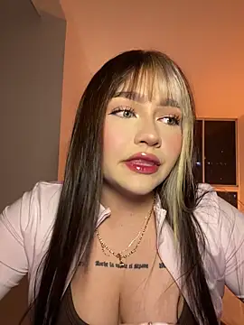 Snapshot of Daniela_ruizz chatting on 26, 6, 2026 Daniela ruizz online show from 26, 6, 2026