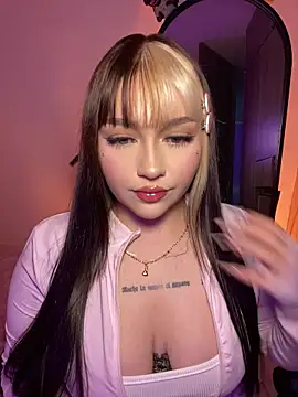 Snapshot of Daniela_ruizz chatting on 16, 6, 2026 Daniela ruizz online show from 16, 6, 2026
