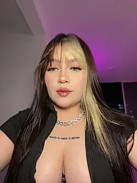 Daniela ruizz online show from 15, 5, 2026