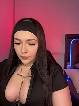 Daniela ruizz online show from 11, 4, 2026