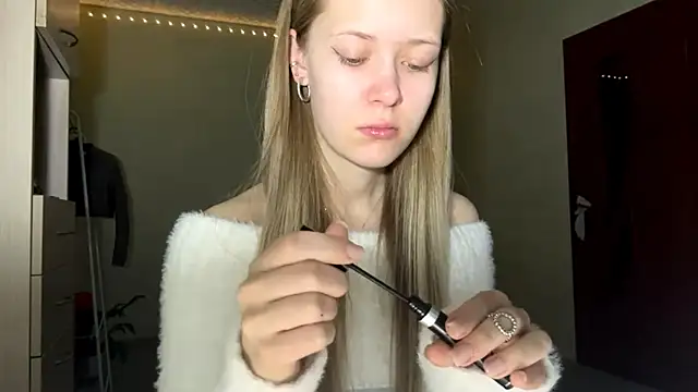 ZaidaSchwarten online show from 12, 1, 2026