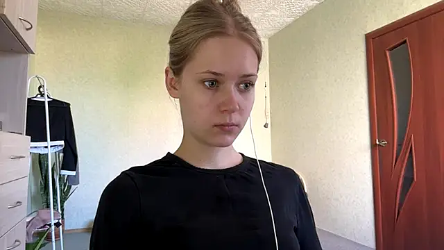 Snapshot of ZaidaSchwarten chatting on 17, 5, 2026 ZaidaSchwarten online show from 17, 5, 2026